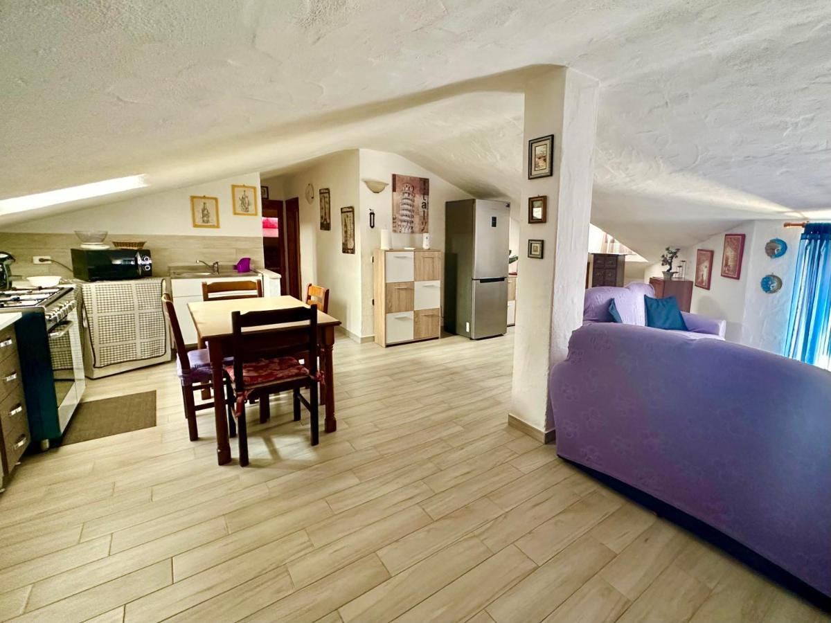 The Quiet Mansard Apartment ออลเบีย ภายนอก รูปภาพ