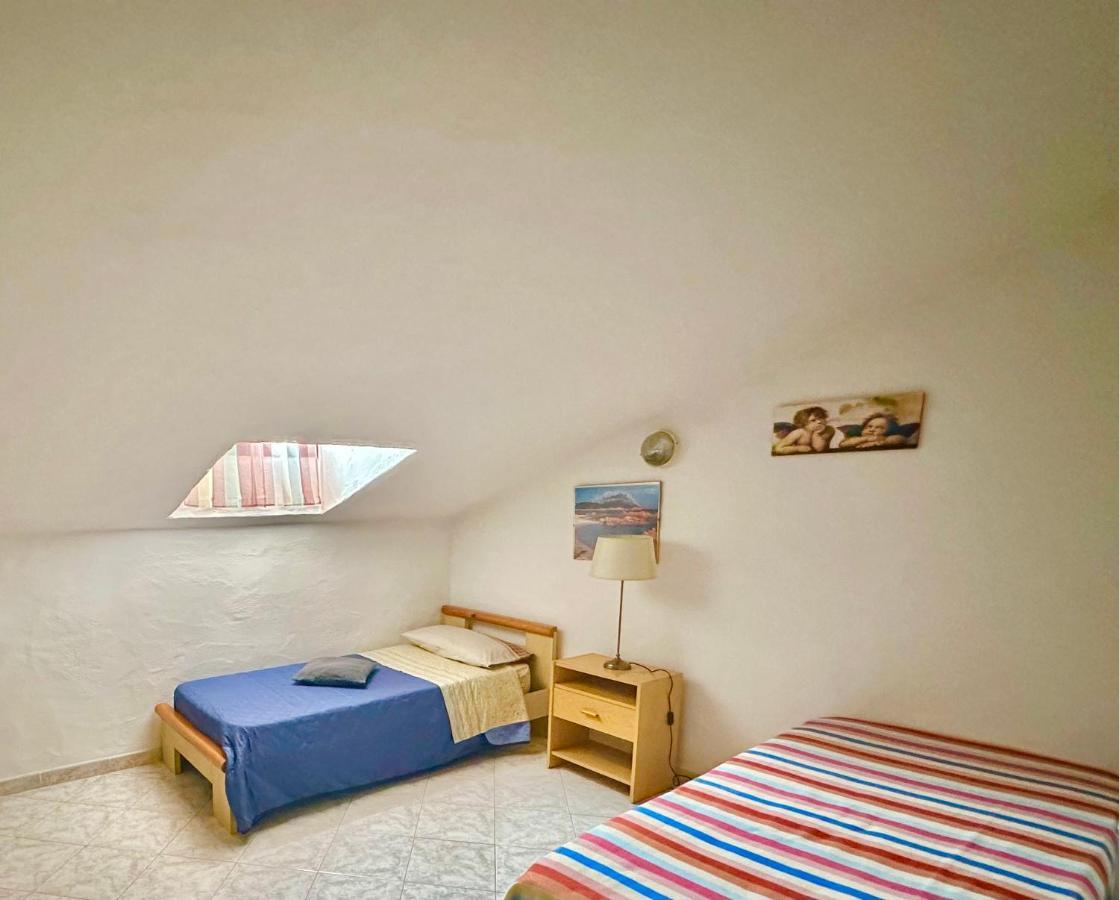 The Quiet Mansard Apartment ออลเบีย ภายนอก รูปภาพ