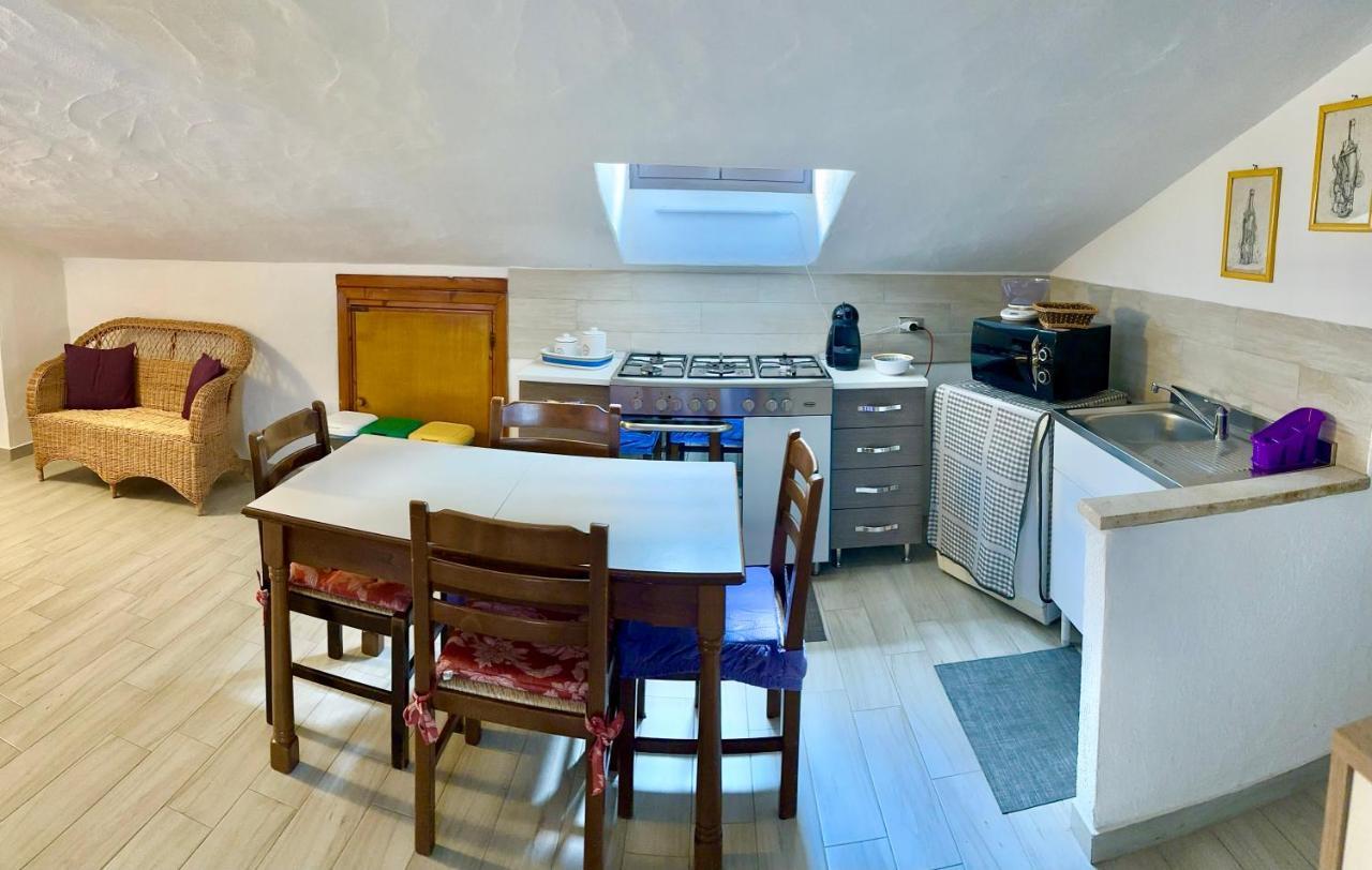 The Quiet Mansard Apartment ออลเบีย ภายนอก รูปภาพ